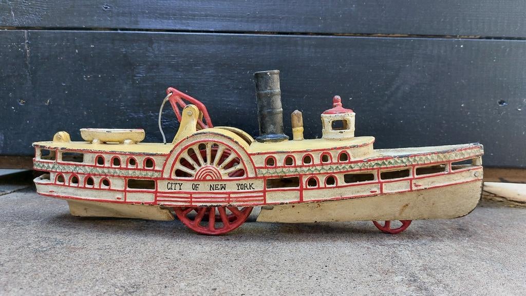 stoomboot, gietijzer.  Genaamd 'City Of New York'. Eind 1800, Antiek en Kunst, Antiek | Speelgoed, Ophalen of Verzenden