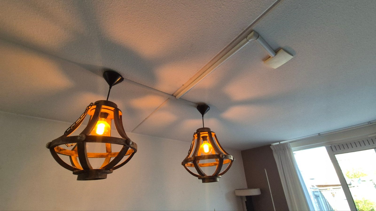 2 Rustieke houten hanglampen, Ophalen of Verzenden, Zo goed als nieuw, Hout, Rustiek