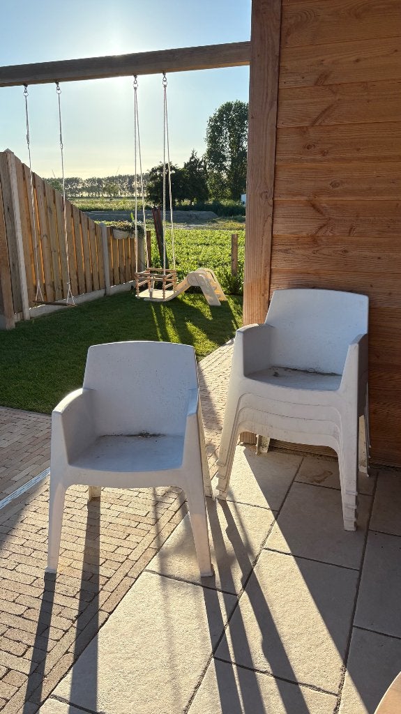 5x witte tuinstoel Karwei, Ophalen, Zo goed als nieuw, Kunststof, Stapelbaar