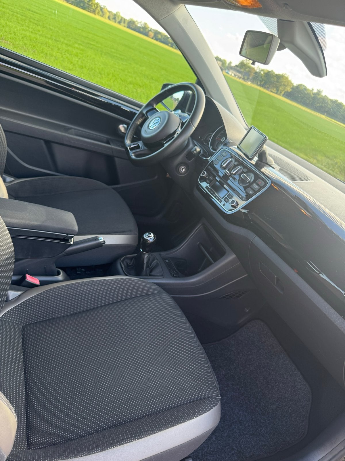 Foto 10 van Volkswagen up! 1.0 55KW AUT 2013 Zwart