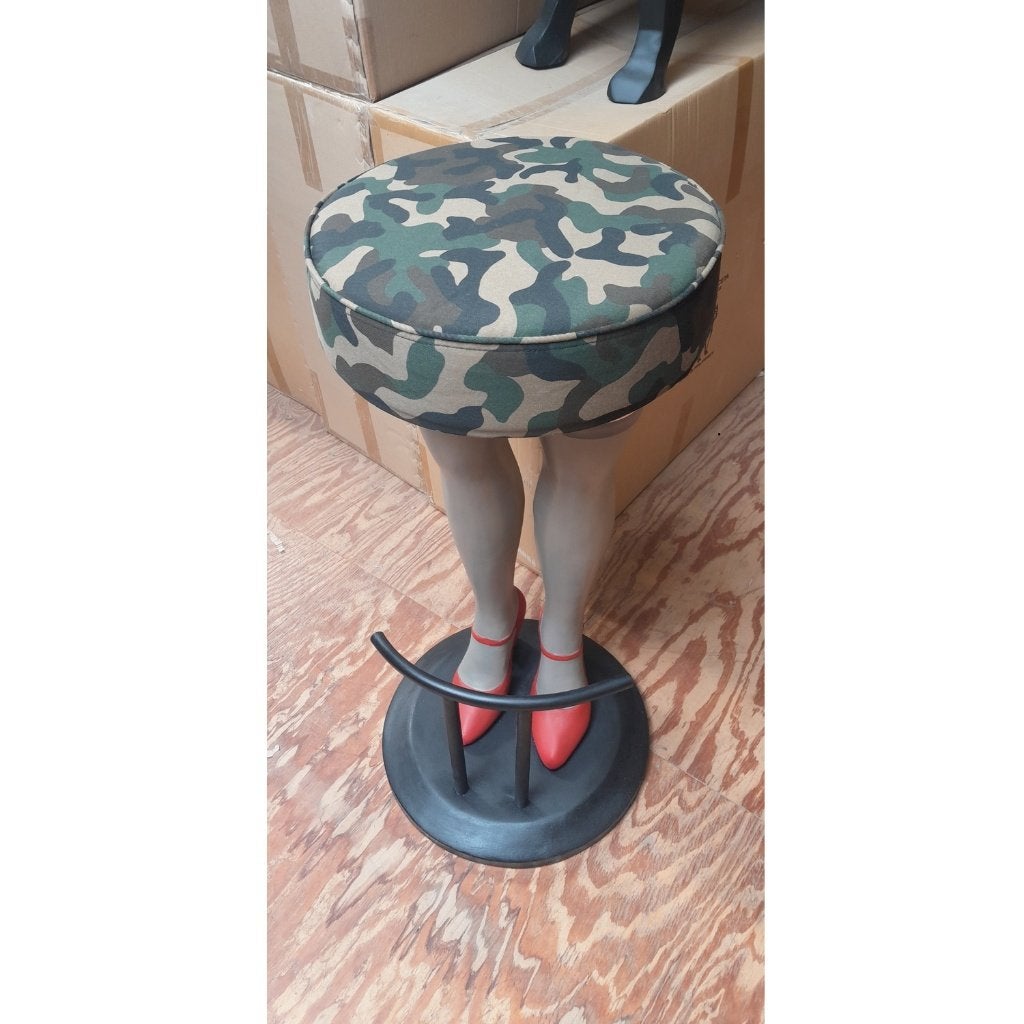 Barstool Lady Leg 3 ft. – Barkruk Hoogte 84 cm, Ophalen, 5 krukken of meer, HorecaBeelden, 60 tot 90 cm