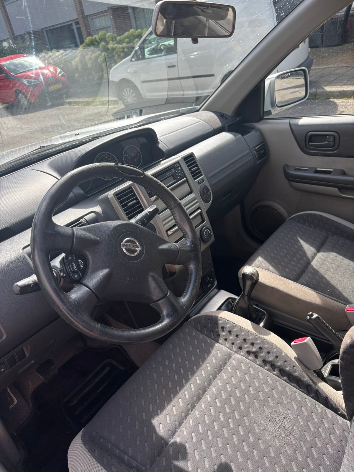 Foto 2 van Nissan X-Trail 2.0 2WD 140PK 2006 Grijs
