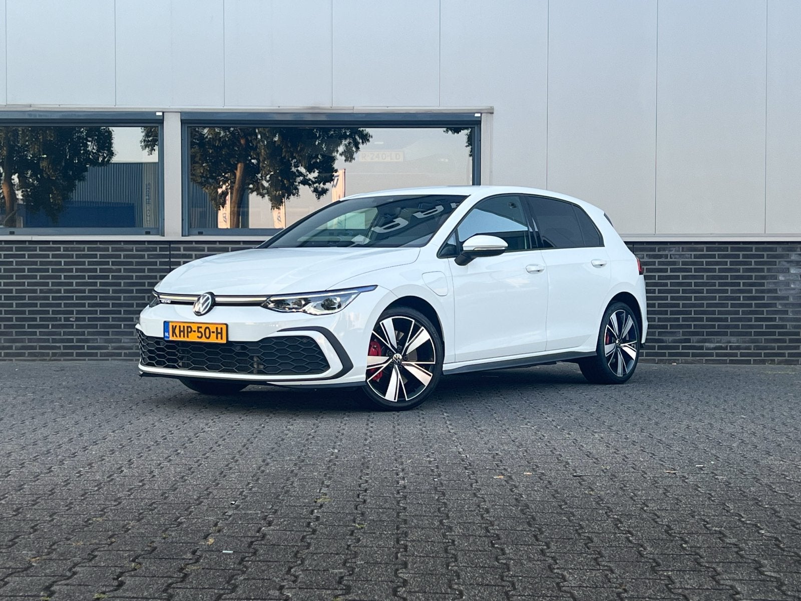 Volkswagen Golf 1.4 TSI eHybrid GTE - IQ. Light - Stoelverw, Auto's, Volkswagen, Stof, 4 cilinders, Parkeerassistent, Wit