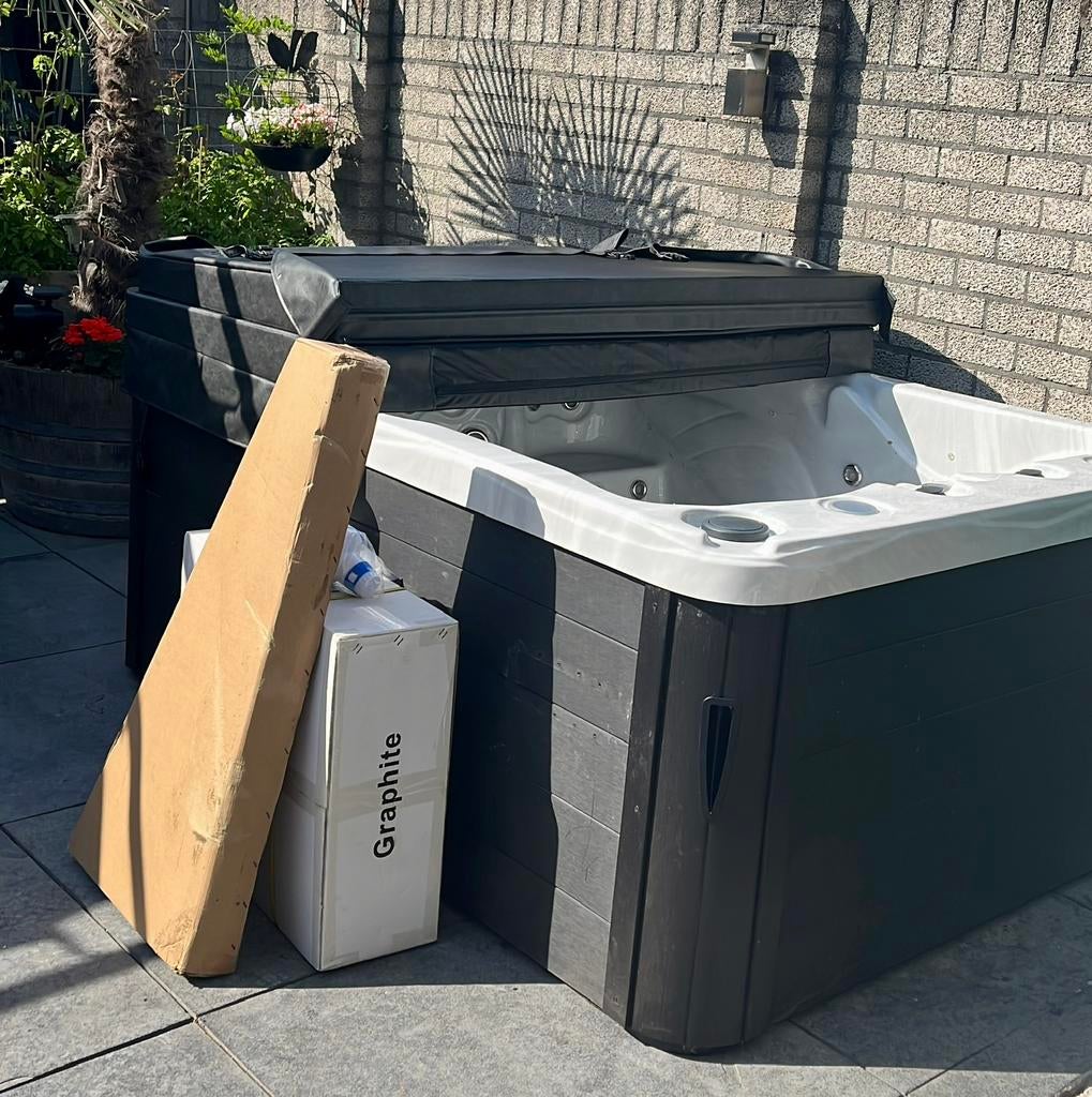 Jacuzzi/spa-fox spa essence, Tuin en Terras, Ophalen, Zo goed als nieuw