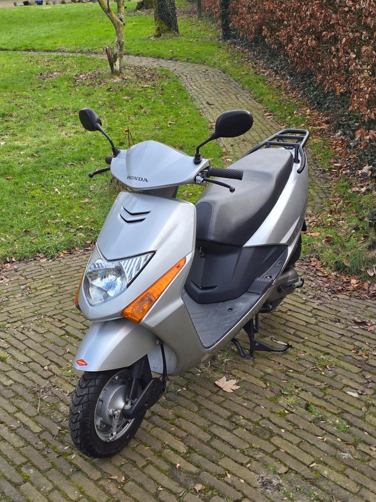HONDA LEAD SCV 100, Fietsen en Brommers, Scooters | Overige merken, Ophalen