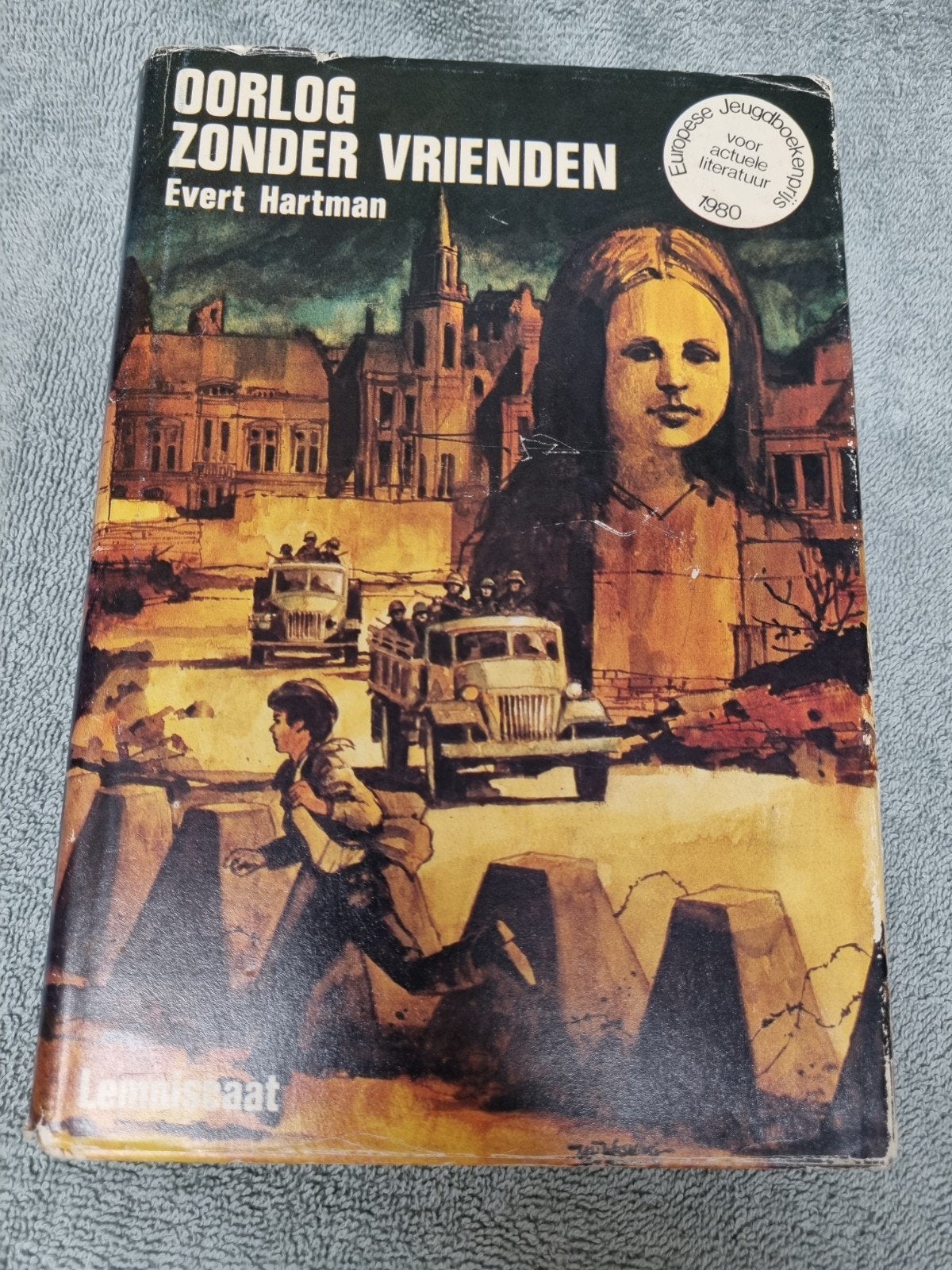 oorlog zonder vrienden,  evert hartman boek, Ophalen of Verzenden, Gelezen