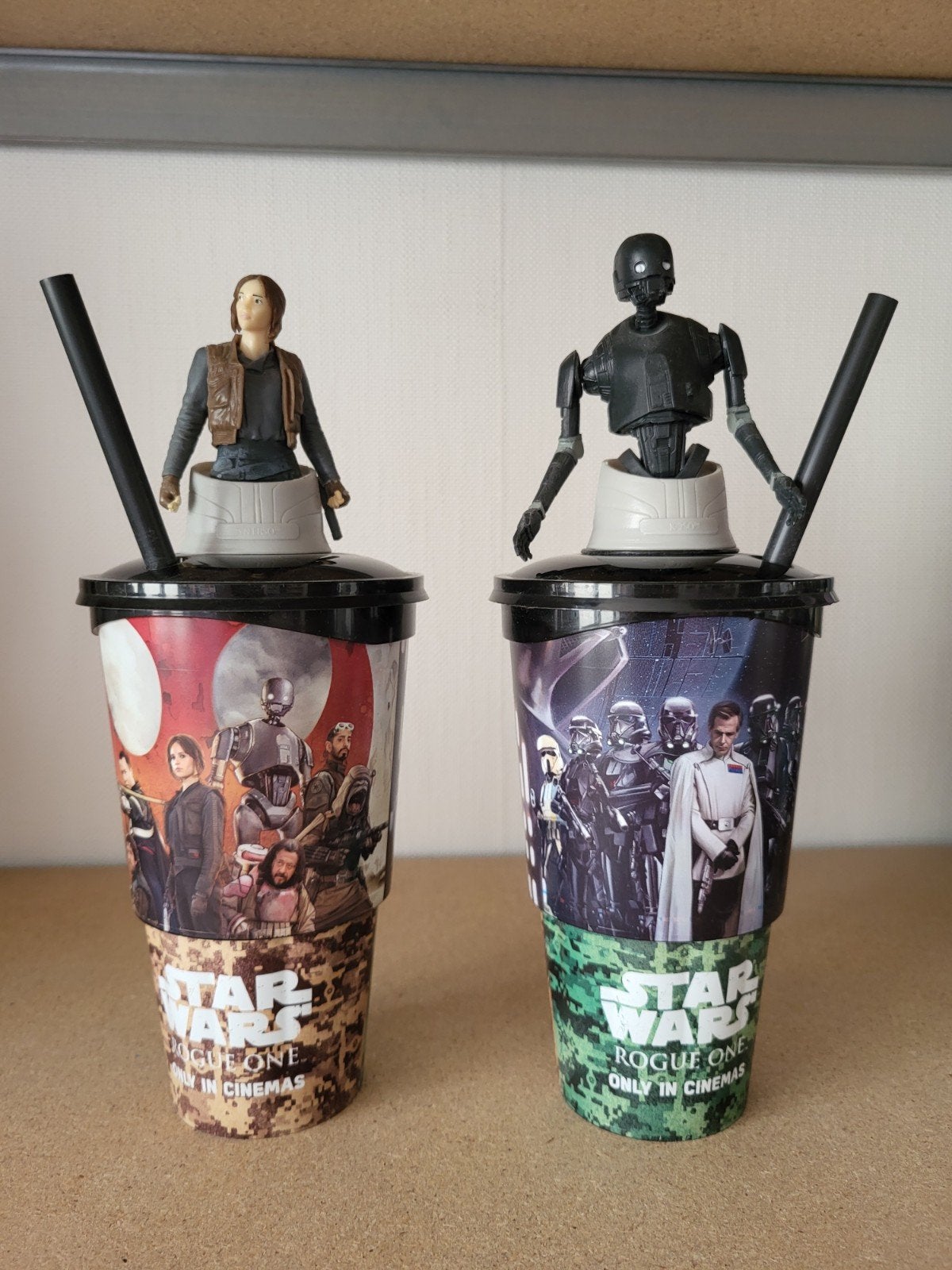 Star Wars Rogue One bioscoopbekers met figuren, Ophalen of Verzenden, Zo goed als nieuw
