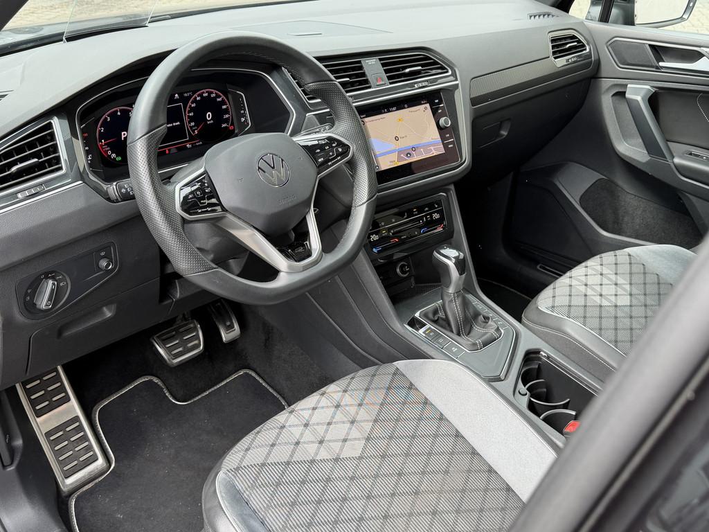 Volkswagen Tiguan 1.5 TSI R-Line Business+ Pano-20"-ACC-Trek, 1441 kg, 4 cilinders, Automatische klimaatregeling, Leder en Stof