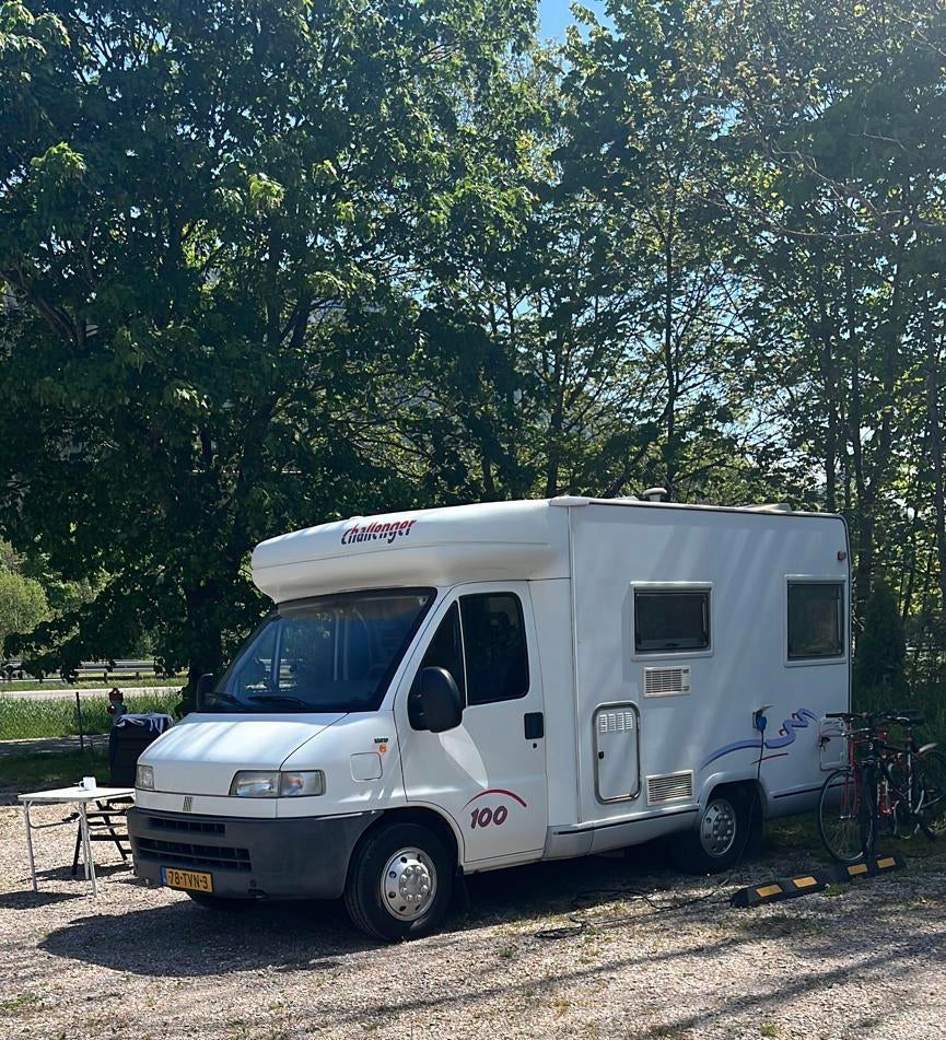 Camper te koop APK tot 18-04-2027, Caravans en Kamperen, Campers, Integraal, Chemisch toilet, Standaard zit, Ringverwarming