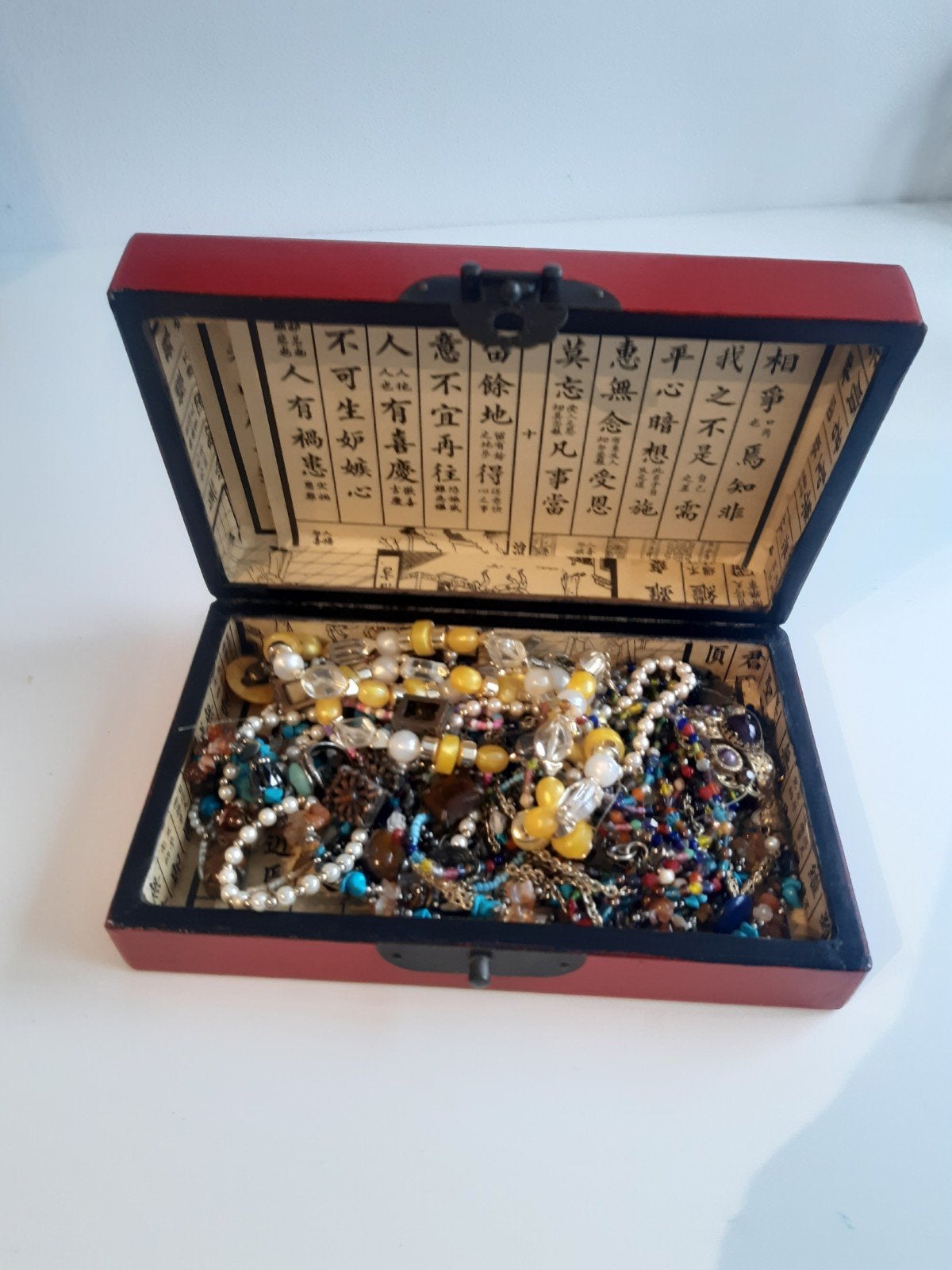 Vintage Chinese Rood Gelakte Houten Sieradenkist, Antiek en Kunst, Ophalen of Verzenden