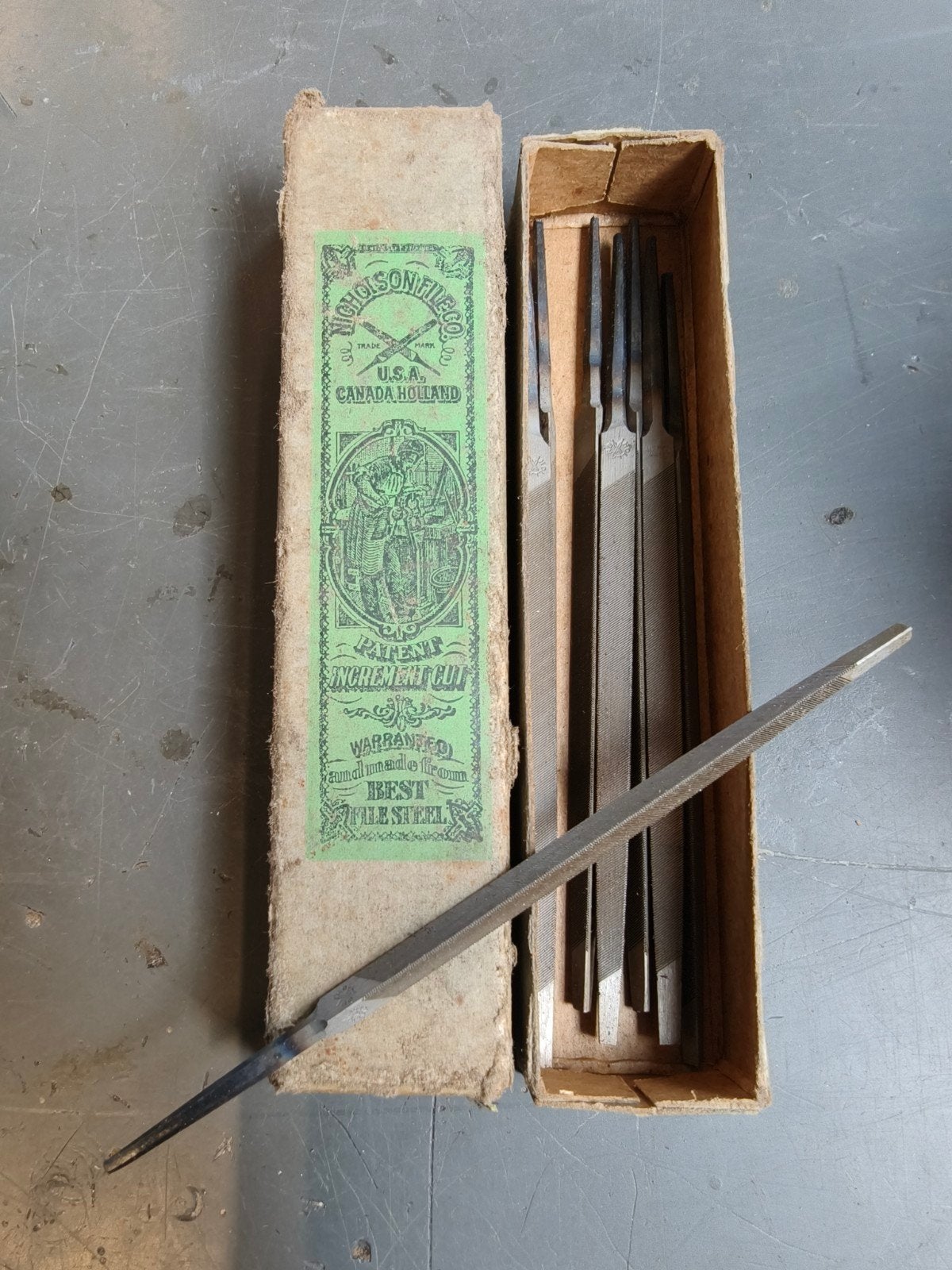 8 vintage Nicholson zaagvijlen in originele doos, Ophalen of Verzenden, Zo goed als nieuw, Vijl/Rasp
