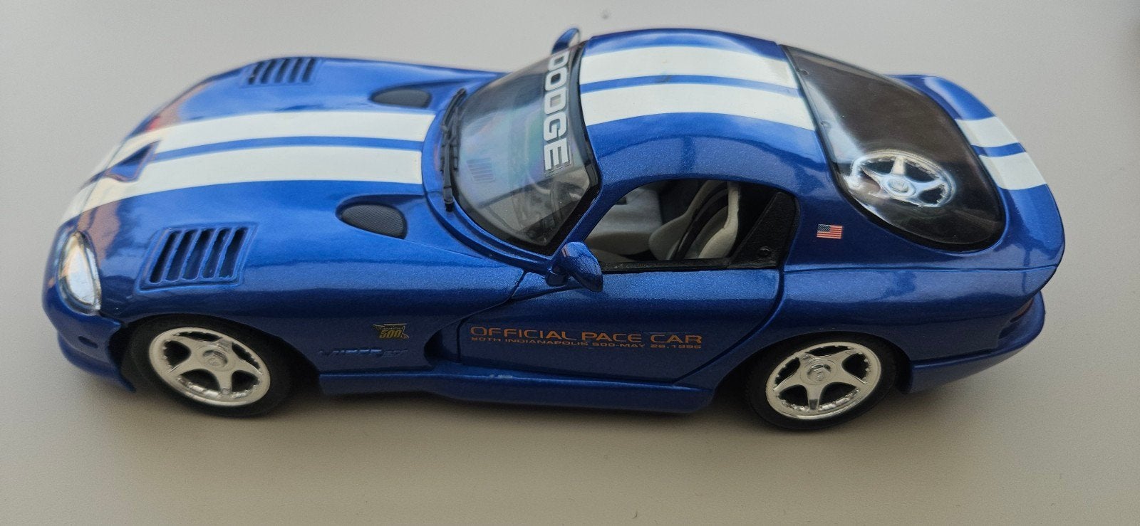 Maisto Dodge Viper GTS Coupe 1:18 - Blauw met witte strepen, Hobby en Vrije tijd, Ophalen, Zo goed als nieuw, Auto, Maisto