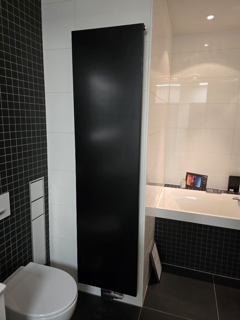 Zehnder radiator 200x52 – zwart (met aansluitingen) NIEUW, Ophalen, Radiator, Nieuw, Minder dan 60 cm