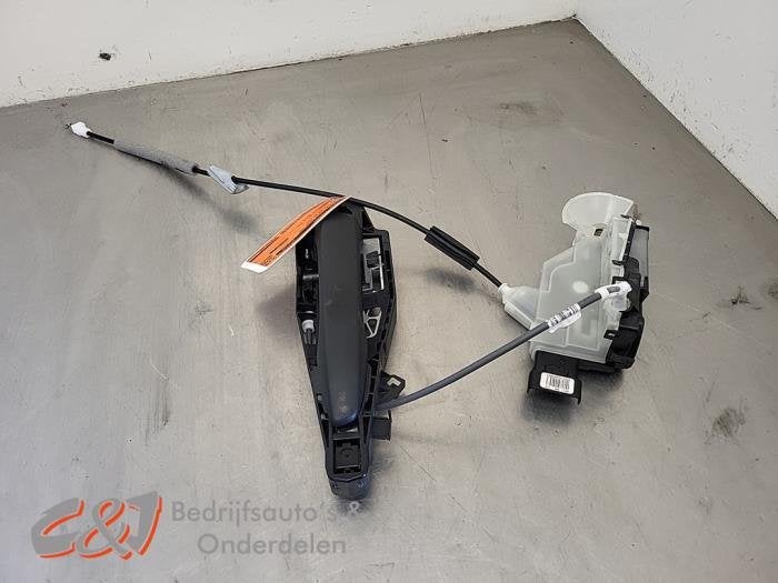 Deurslot Mechaniek 2Deurs links van een Toyota Pro-Ace, Gebruikt, -, -, Ophalen of Verzenden