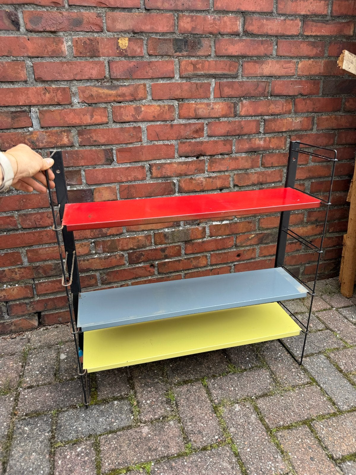 Vintage wandrek met kleurrijke planken, Ophalen