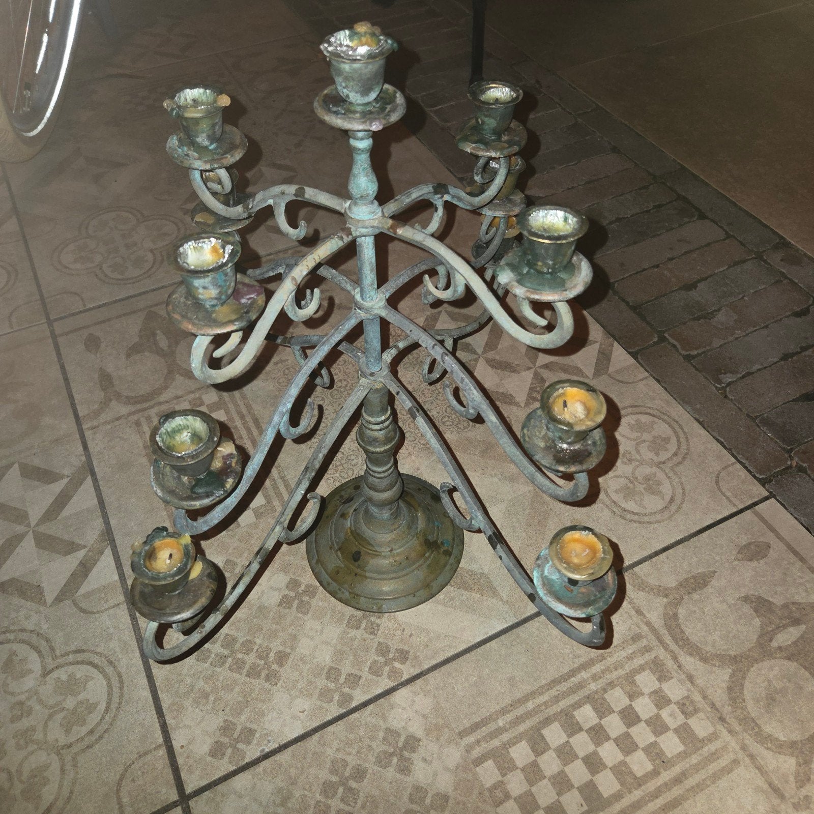 Antieke en zeer zware kandelaar met 12 kaarshouders, Antiek en Kunst, Ophalen of Verzenden