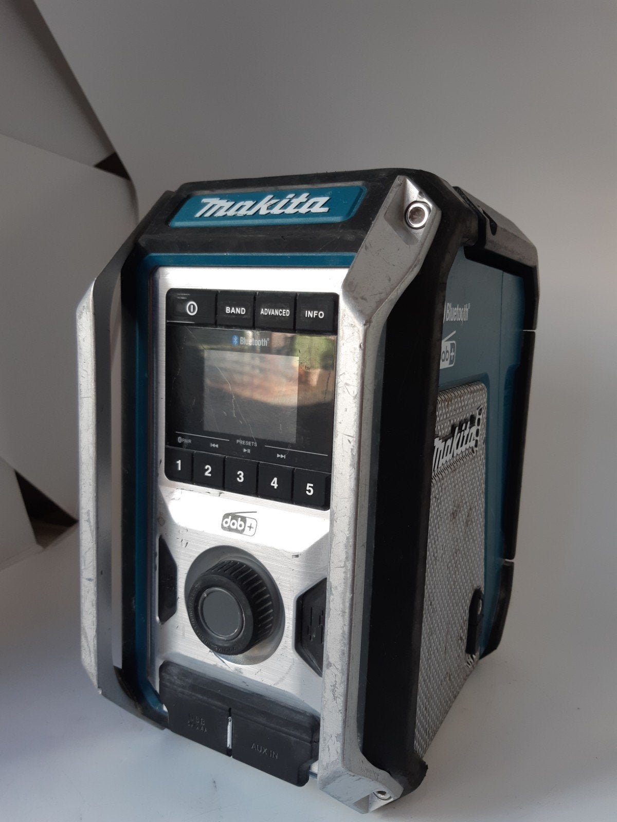 Makita DMR115 Bouwradio met Bluetooth en DAB+, Gebruikt, Makita, Info@makita.be, Ophalen of Verzenden