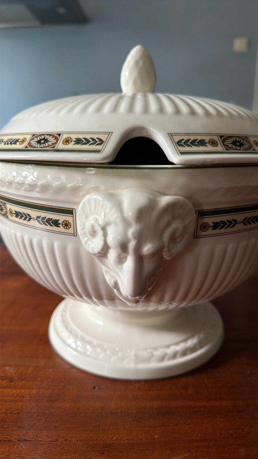 Wedgwood CARLTON soepterrine, Ophalen of Verzenden, Porselein, Overige typen