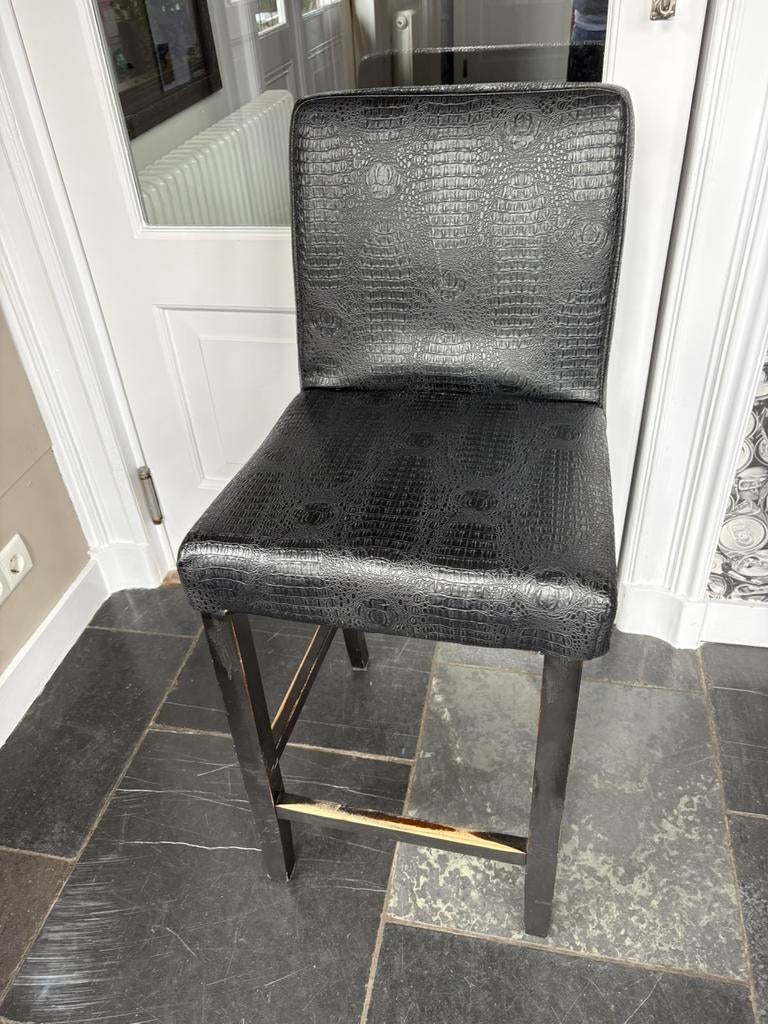 1,2,3,4 of 5 barkrukken zwart houten poten slangenprint, 5 krukken of meer, Met voetsteun, 60 tot 90 cm, Zo goed als nieuw