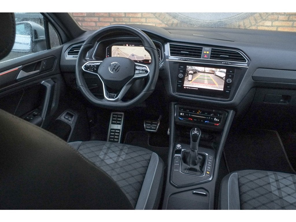Volkswagen Tiguan 1.4 TSI eHybrid R-Line | SOH 100% | ACC |, 12 maanden, Zwart, 4 cilinders, Alcantara