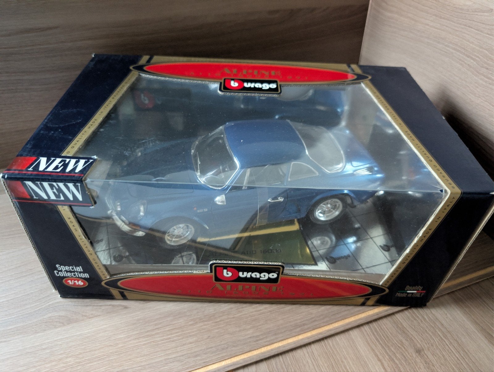 Burago Alpine A110 1600S 1971 - 1:16, Ophalen of Verzenden, Zo goed als nieuw, Auto, Bburago