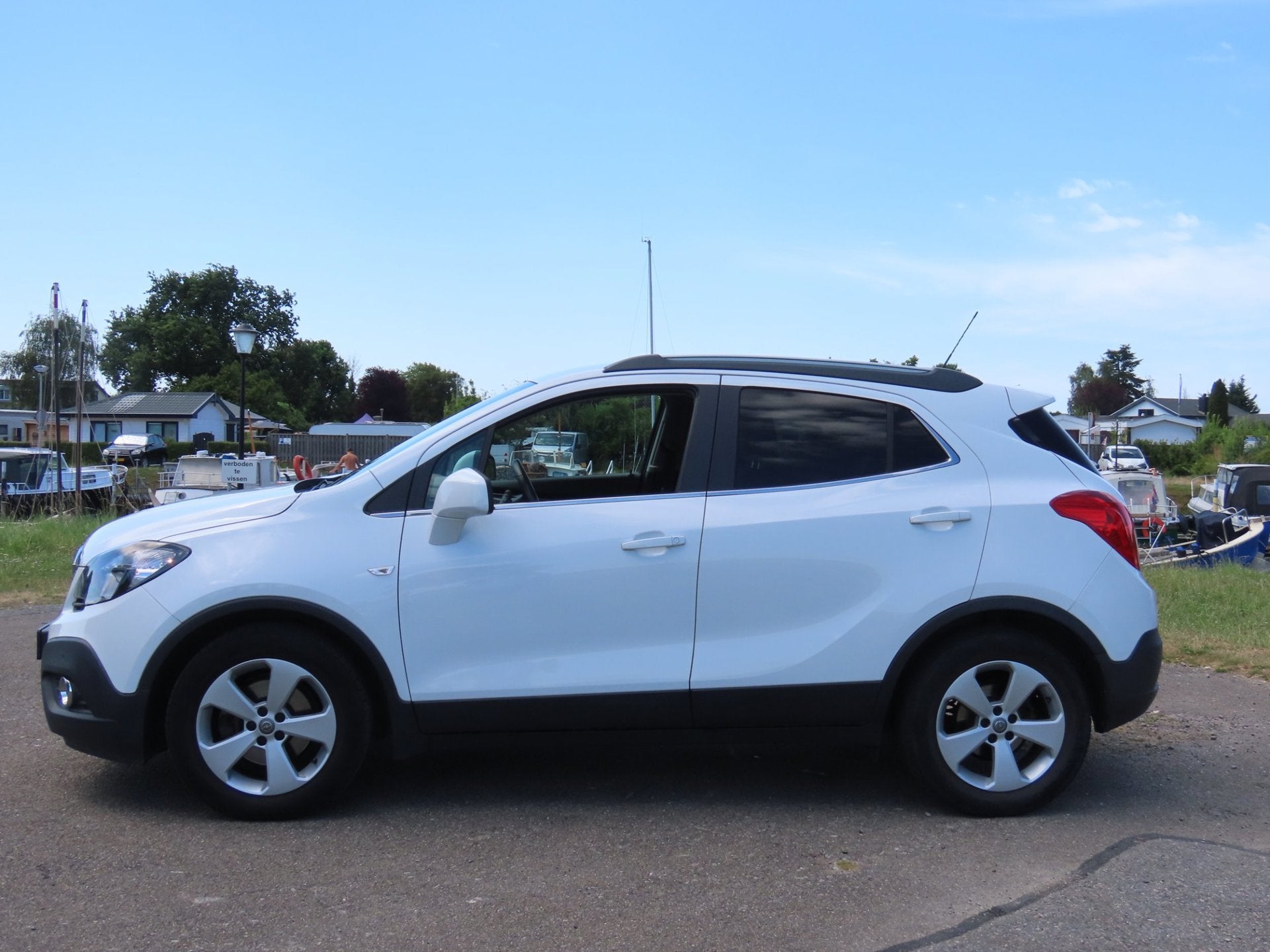 Opel Mokka 1.4 T Innovation *NAVI *CAMERA *CRUISE *TREKHAAK, Auto's, Voorwielaandrijving, Dealer onderhouden, Gebruikt, 4 cilinders