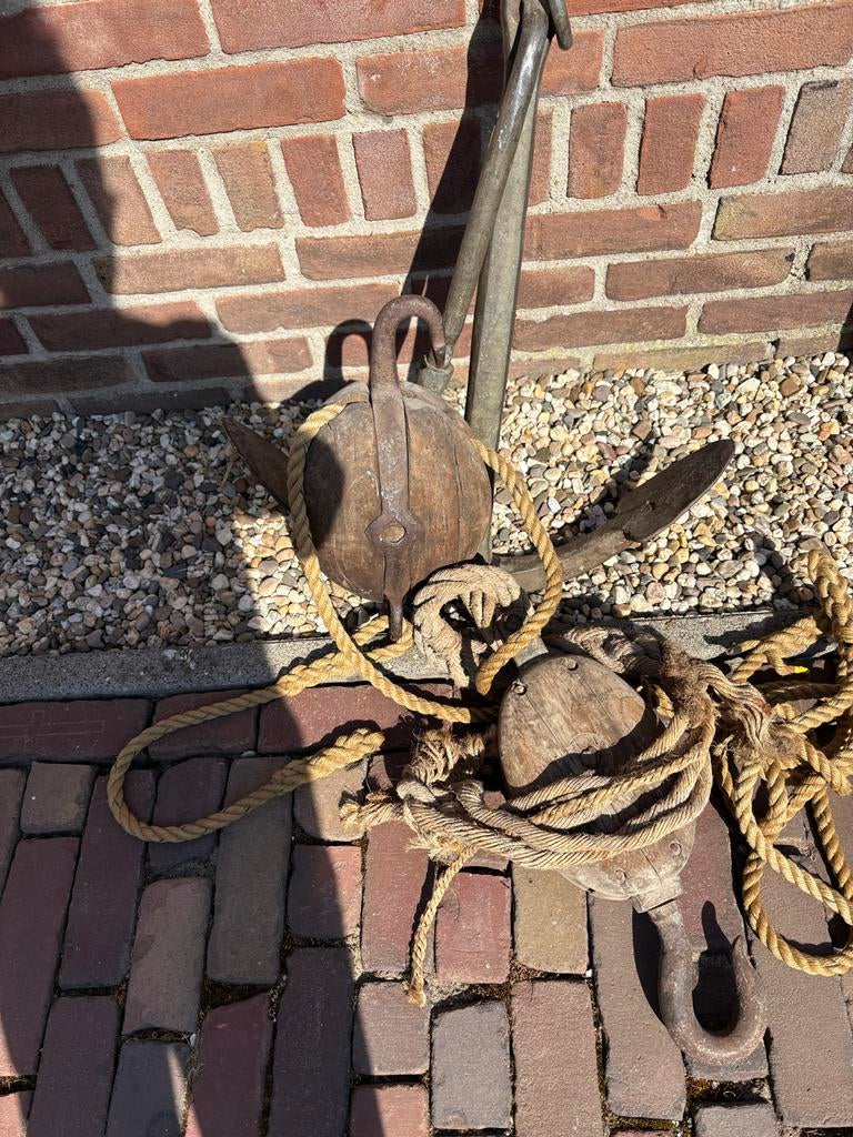 Antiek Anker met Katrollen en Touw - Maritieme Decoratie, Ophalen, Gebruikt, Motorboot of Zeilboot, Gebruiksvoorwerp