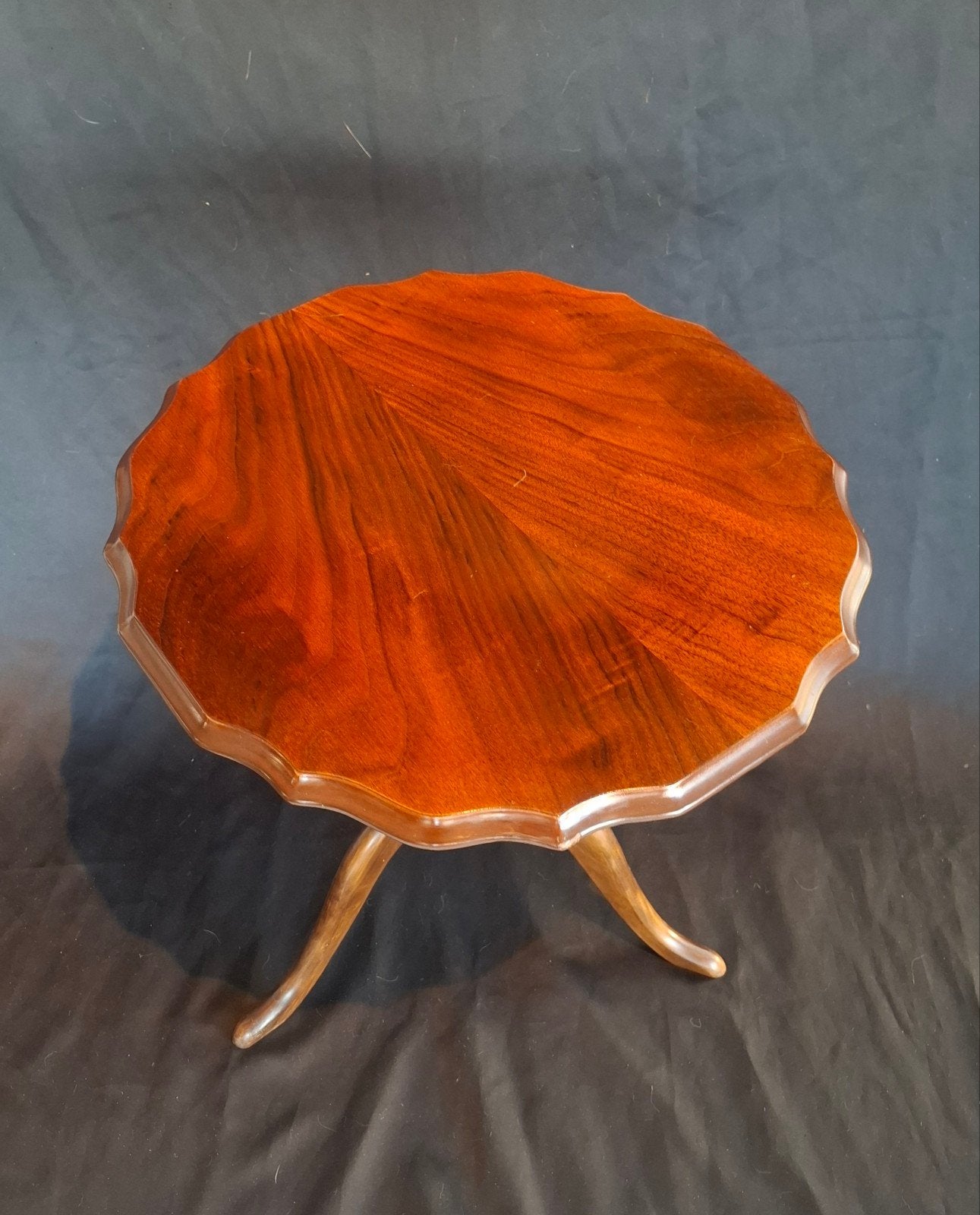 Mooi Vintage Engels Wijntafeltje in Queen Anne Stijl, Ophalen
