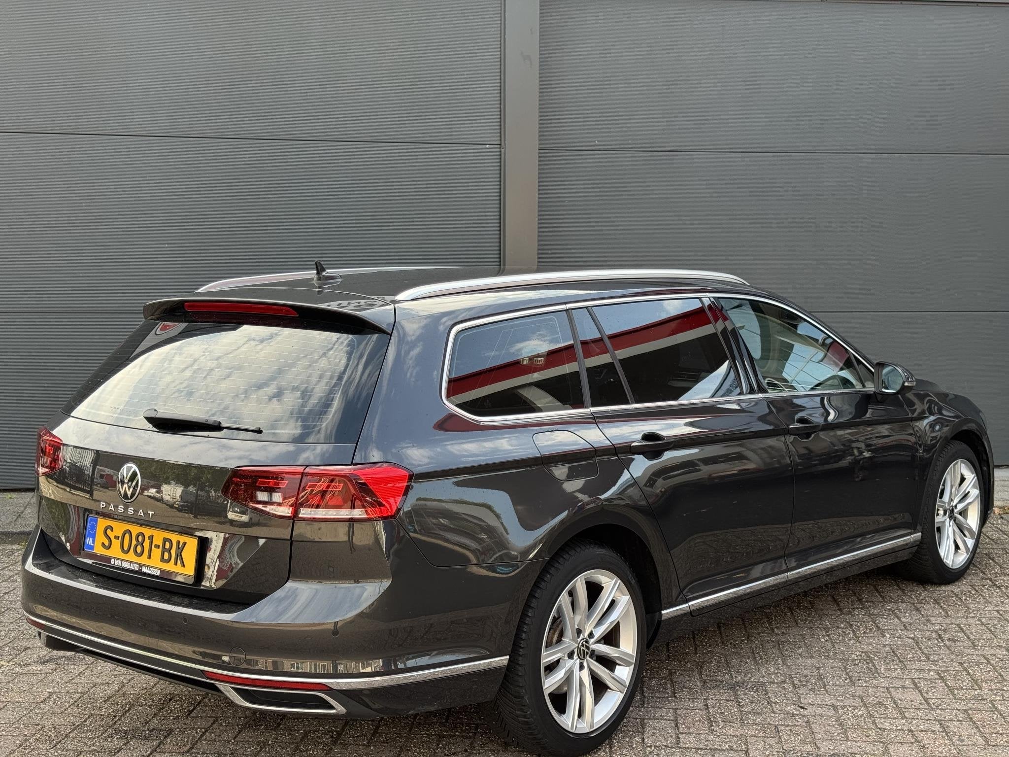 Volkswagen Passat Variant 1.5 TSI R-Line / 100% Onderhoud, Auto's, 4 cilinders, 150 pk, Automatische klimaatregeling, 1600 kg