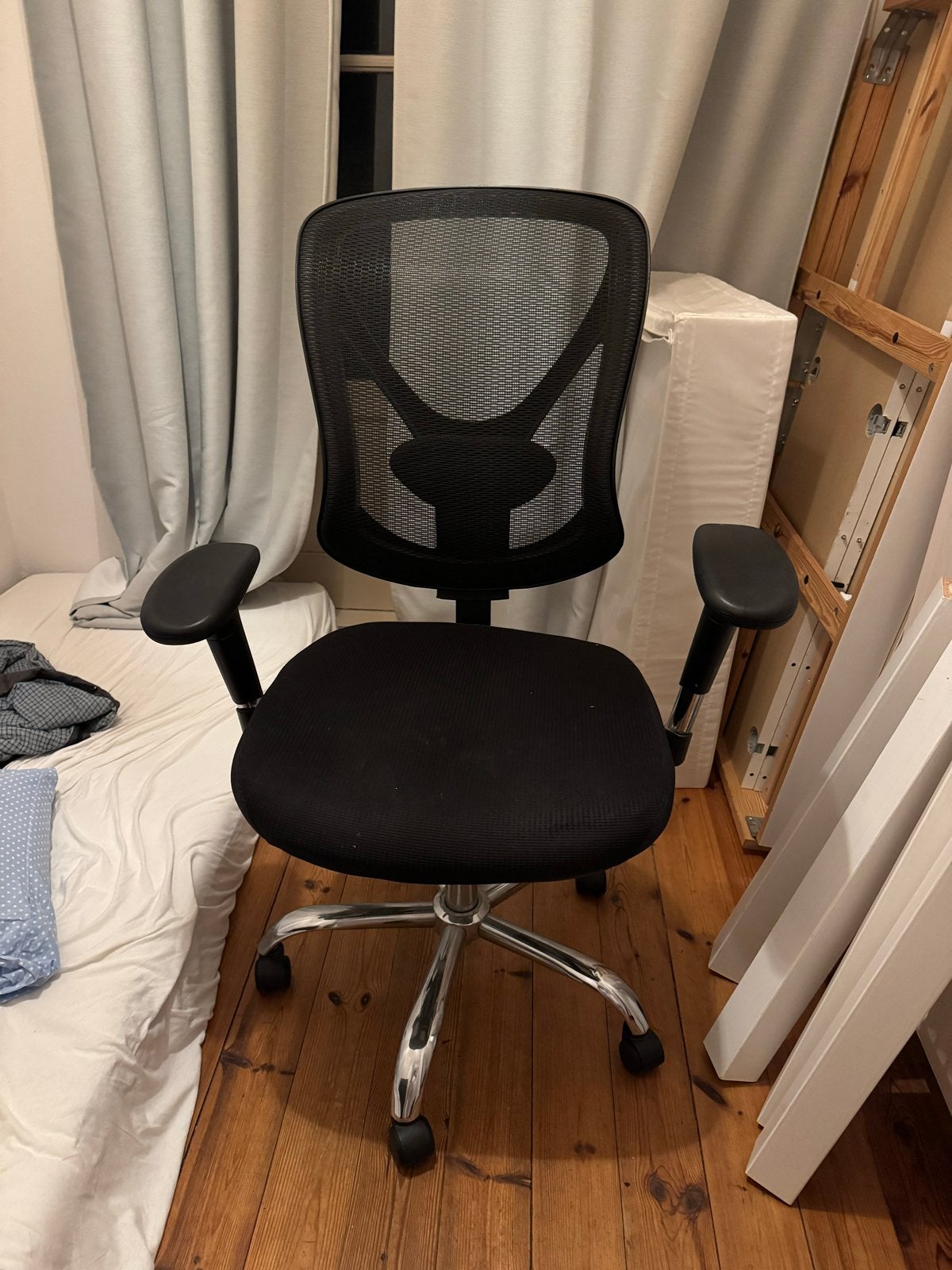 Zwarte Bureaustoel met Ergonomische Mesh Rugleuning, Ophalen, Zwart, Zo goed als nieuw, Bureaustoel