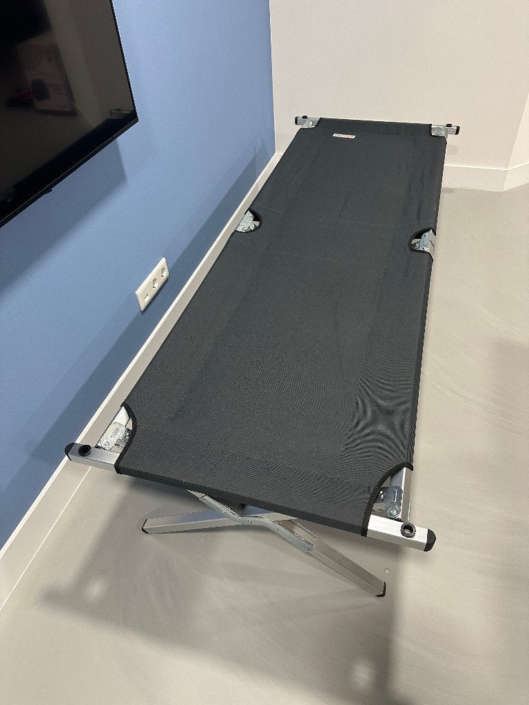EuroTrail camping verhoogd veldbed stretcher (als nieuw!), Ophalen, Zo goed als nieuw