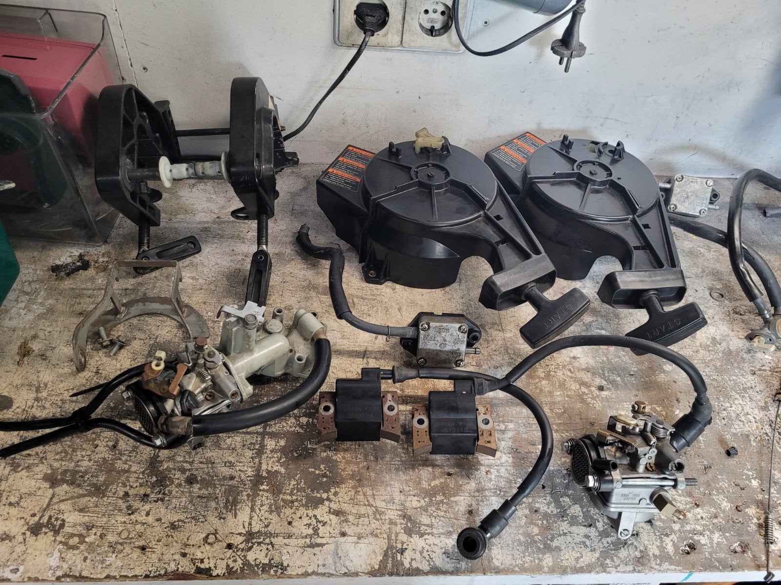 Trekstarter suzuki 
Choke met stang €15
Schakel pook €10
Mot, Ophalen of Verzenden