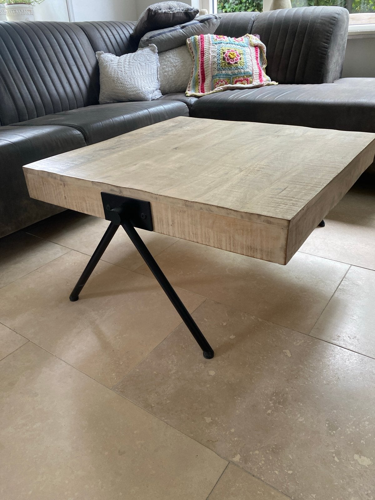 Salontafel van mangohout met metalen onderstel, Ophalen, Gebruikt, 50 tot 100 cm, Vierkant