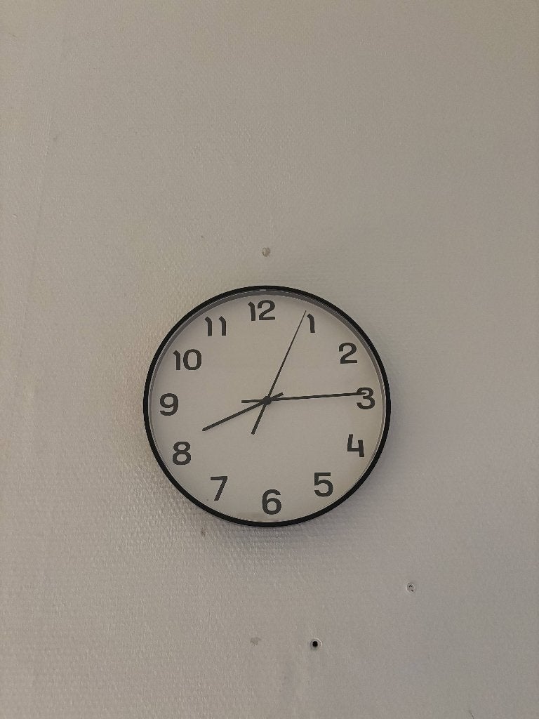 ikea klok, Ophalen, Zo goed als nieuw, Analoog, Wandklok