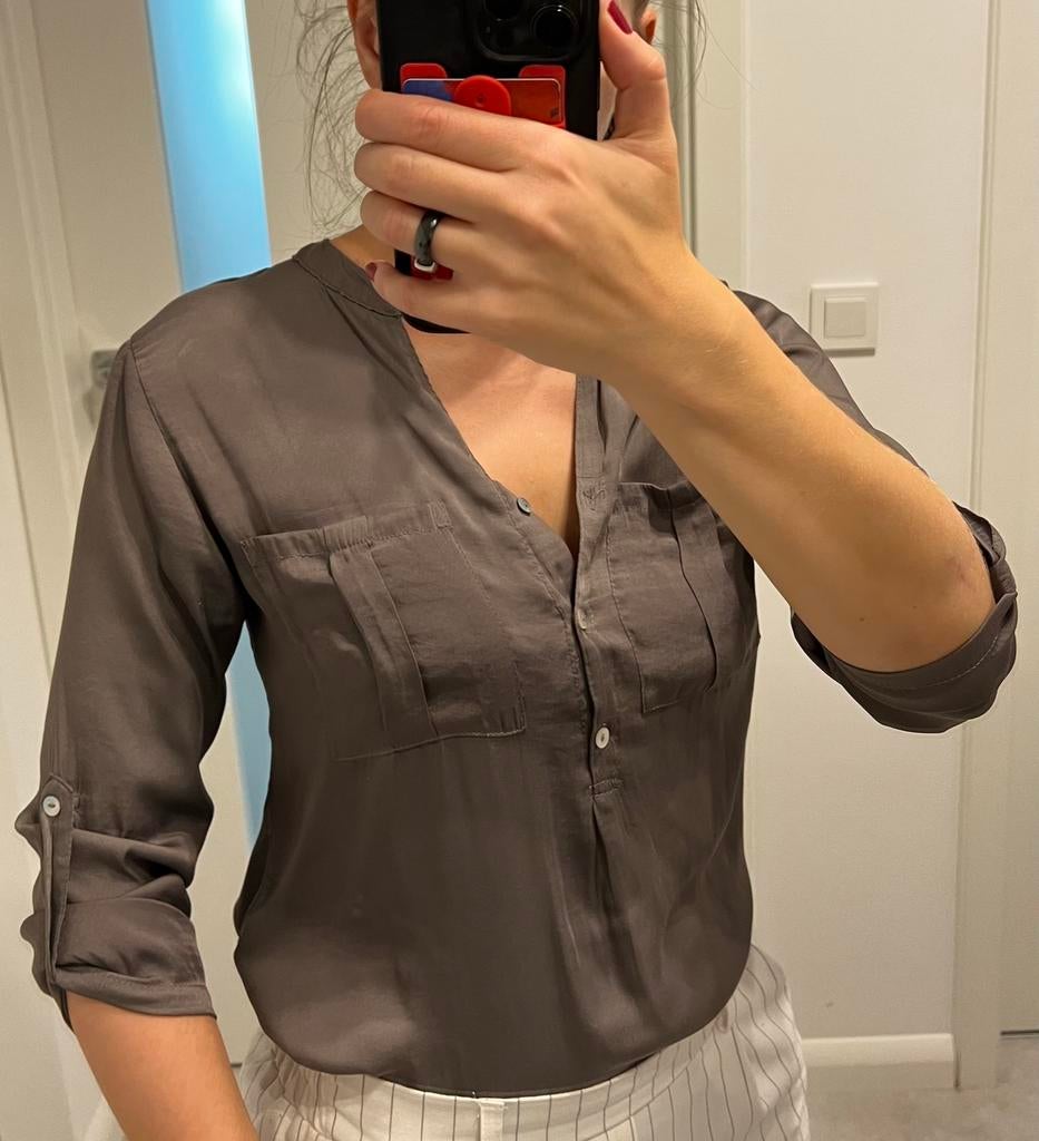 Een losse, elegante blouse van Amisu, Maat XS, Ophalen of Verzenden, Zo goed als nieuw, Maat 34 (XS) of kleiner, Grijs