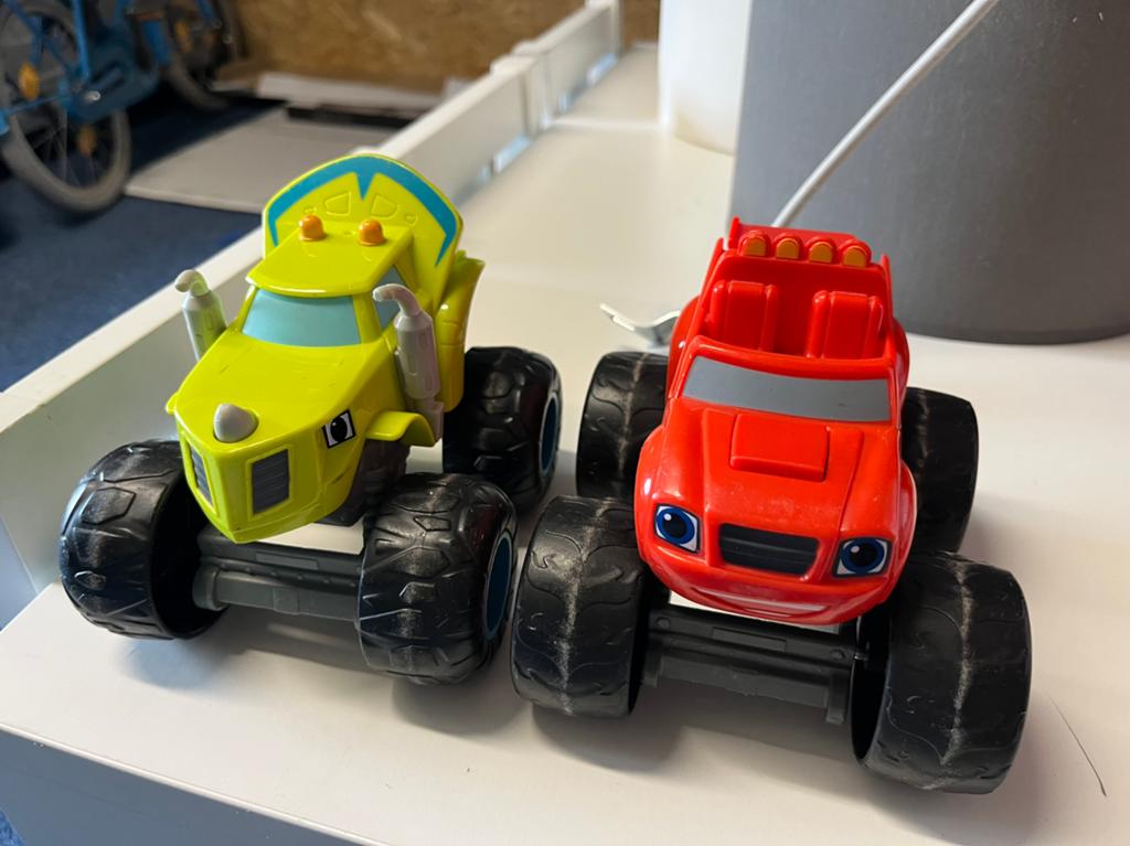 Blaze en Zack auto’s, Kinderen en Baby's, Speelgoed | Speelgoedvoertuigen, Ophalen of Verzenden, Zo goed als nieuw