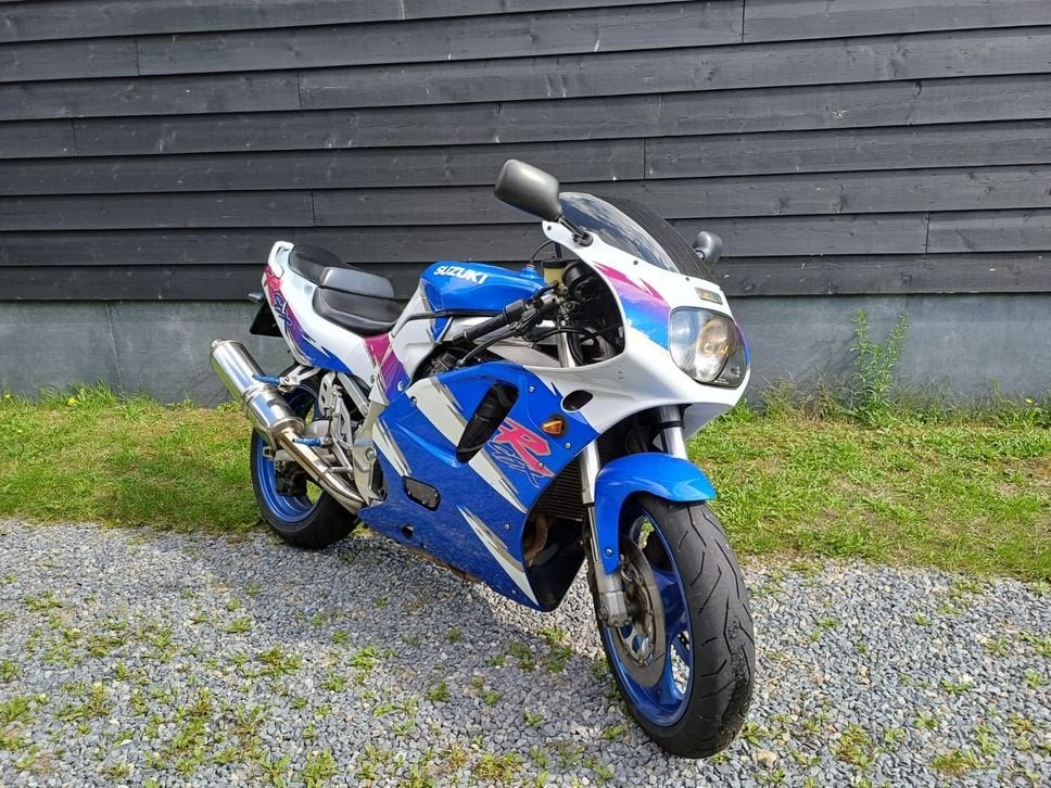 MOOIE SUZUKI GSX-R 750 W BJ 1993 GSX R supersport, SUZUKI, 4 cilinders, Motorrijbewijs A, Bedrijf