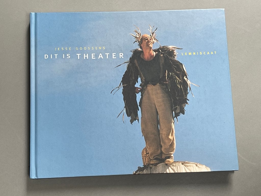 Dit is theater (2003) Jesse Goossens, Ophalen of Verzenden, Zo goed als nieuw, Toneel