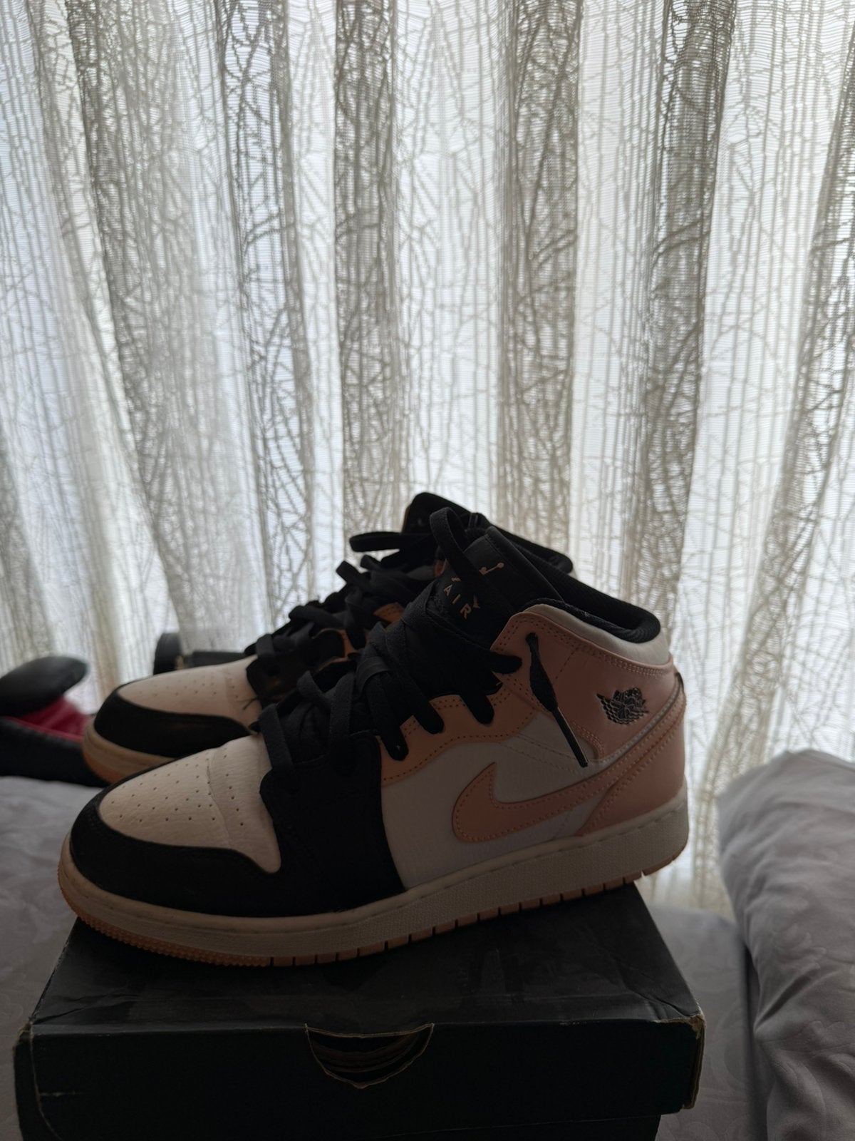 Jordan 1mid, Ophalen of Verzenden, Zo goed als nieuw