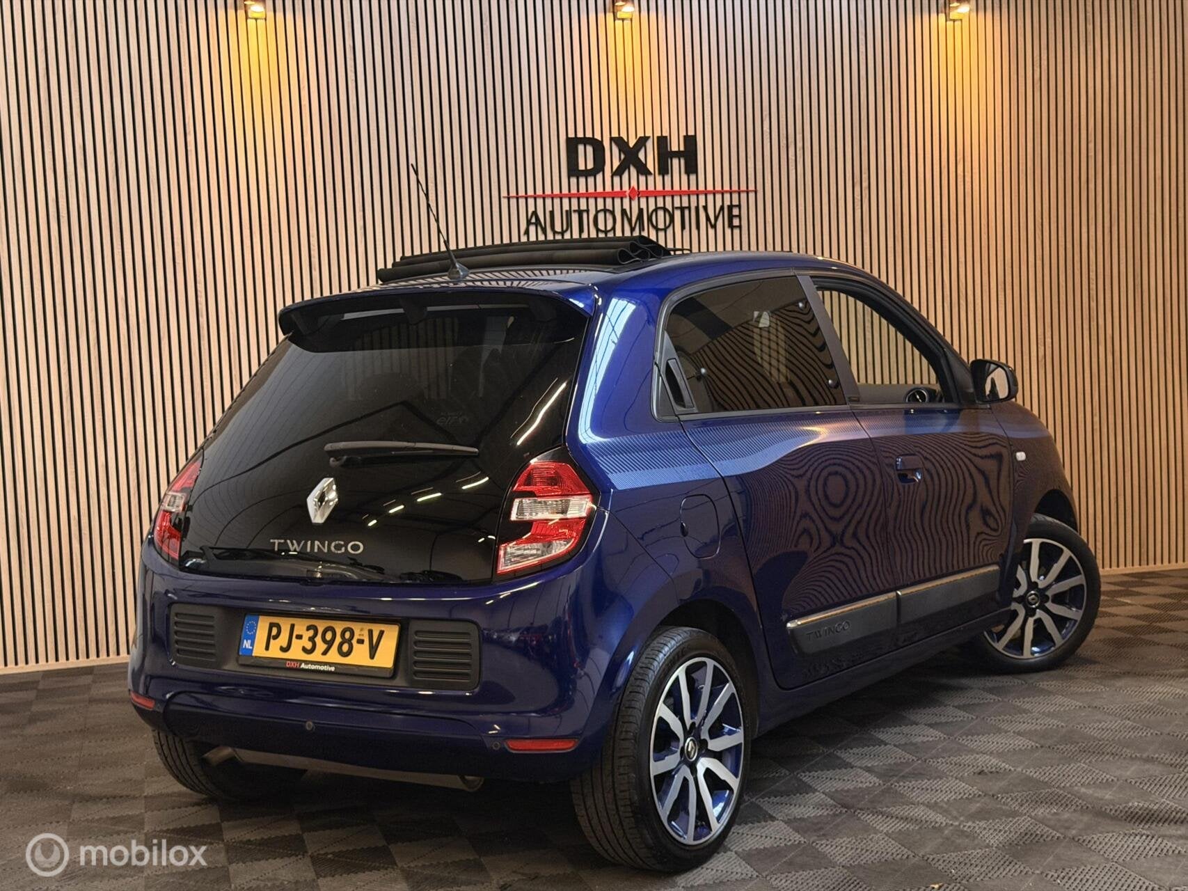 Renault Twingo 0.9 TCe Iconic Special Edition VOUWDAK LEDER, Auto's, 898 cc, Gebruikt, 918 kg, Leder en Stof
