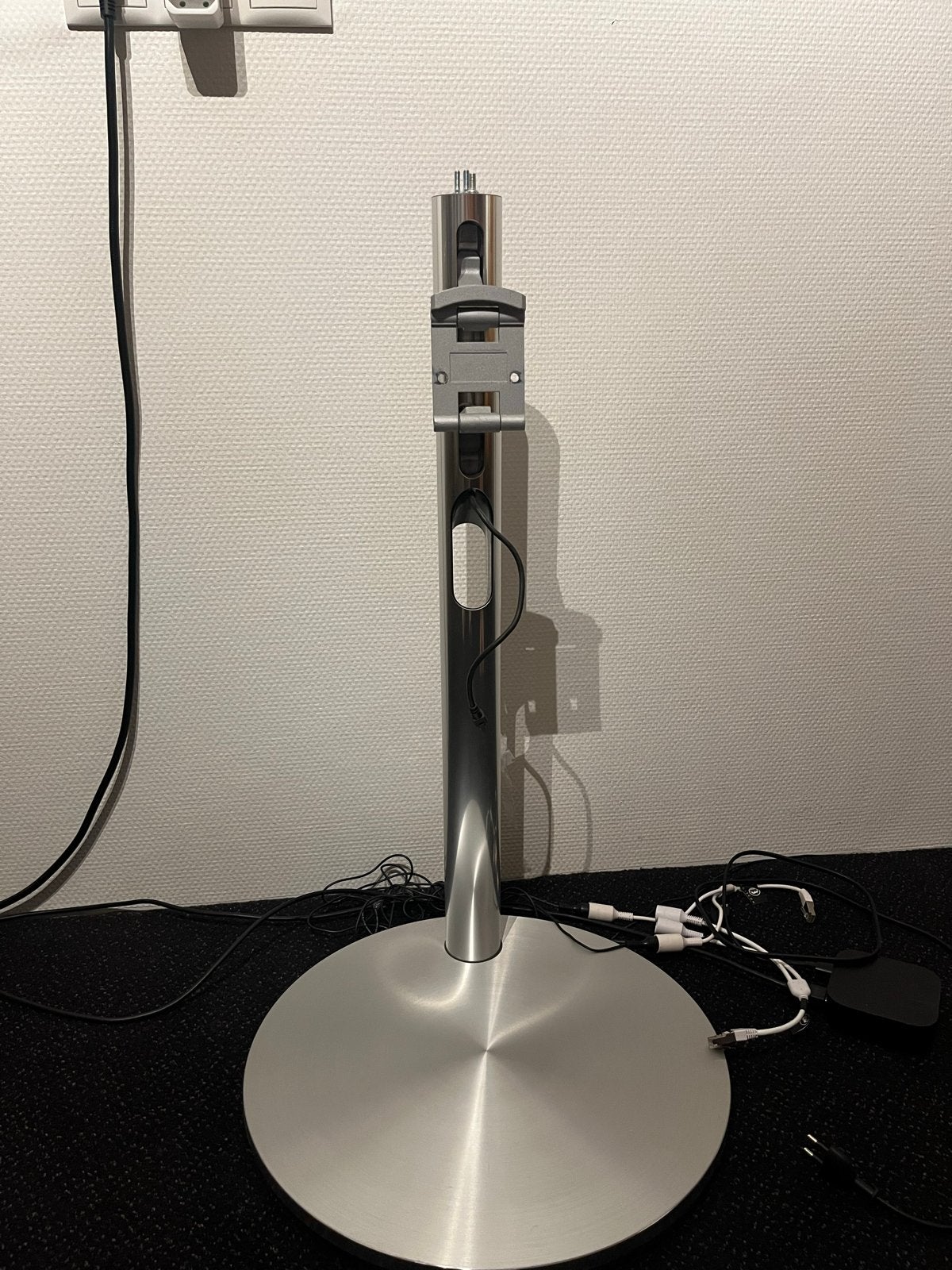 Bang & Olufsen TV vloerstandaard voor 11-46, 11-40, 11-55, 1, Ophalen, Gebruikt