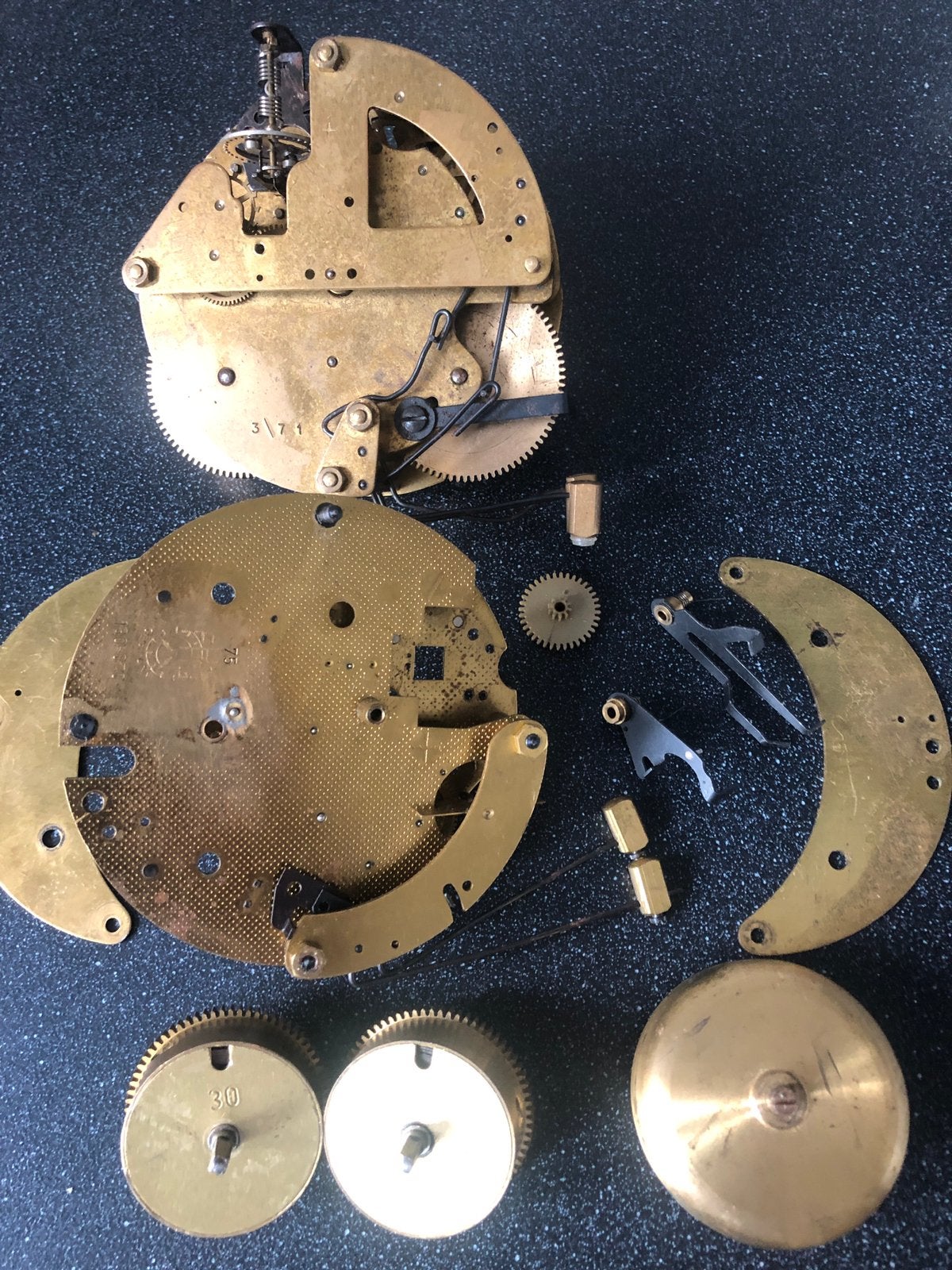 Klok onderdelen o.a. 4 compl veertrommels en zweefbalans., Antiek en Kunst, Ophalen of Verzenden