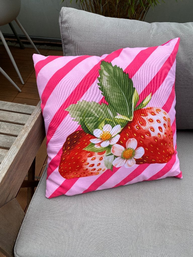Kussen Binnen of Buiten | roze, aardbei | 50x50cm, Ophalen of Verzenden, Nieuw, Roze, Vierkant