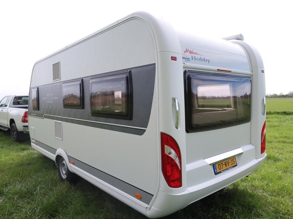 NIEUWSTAAT: Hobby Excellent 495 UFE / Thule cassetteluifel, Rondzit, Hobby, Schokbreker, Bedrijf