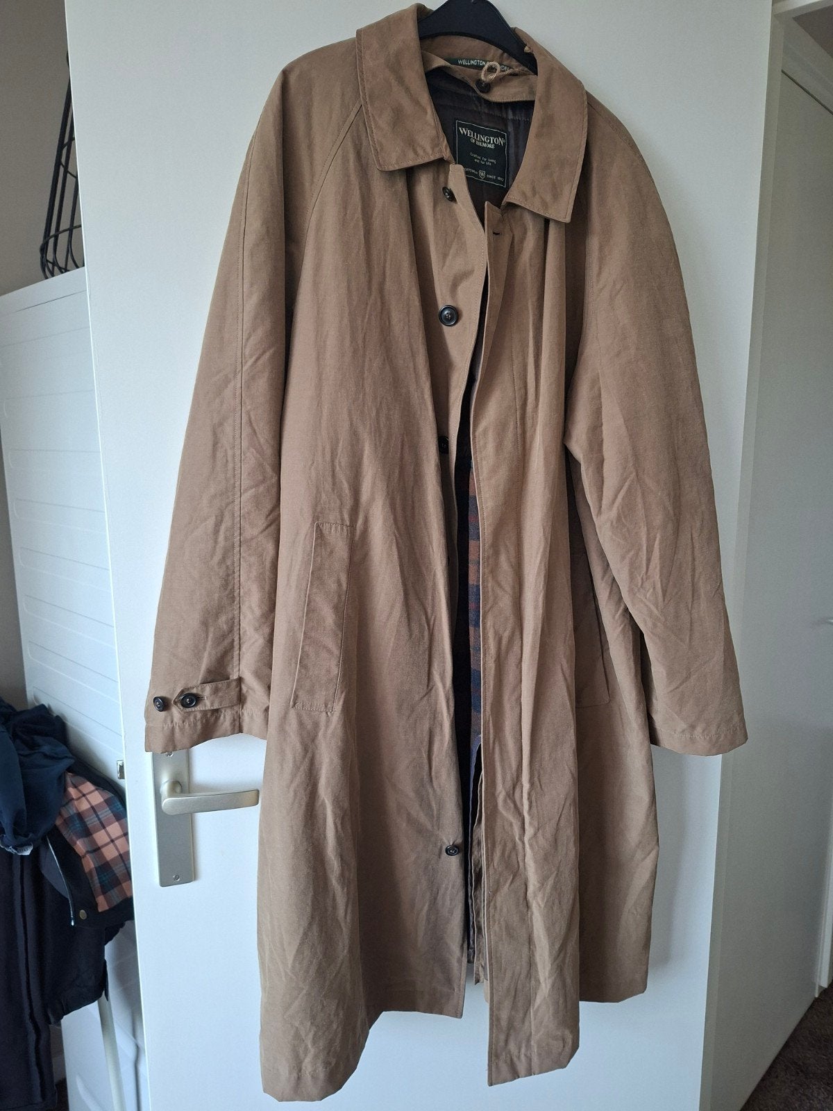 Wellington of Bilmore trenchcoat-lange jas, Ophalen of Verzenden, Zo goed als nieuw, Maat 52/54 (L), Beige