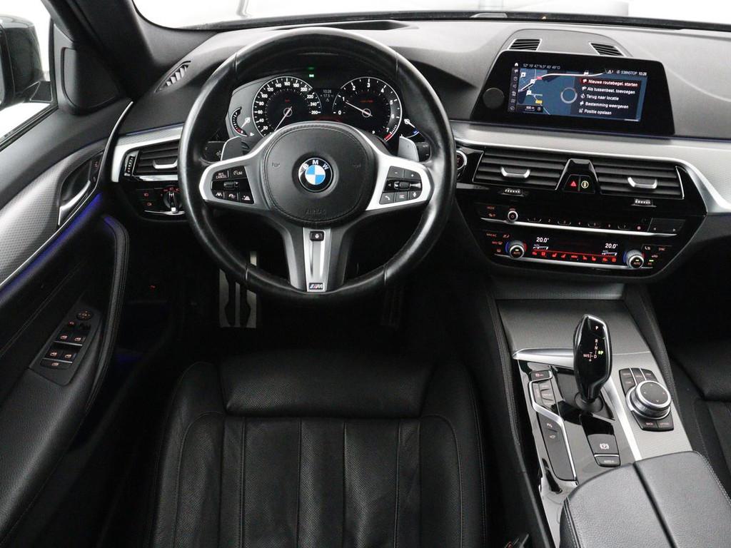 BMW 5-serie 520i M Sport | Panoramadak | Stoelventilatie | H, Auto's, BMW, Automaat, 1998 cc, Achterwielaandrijving, Gebruikt