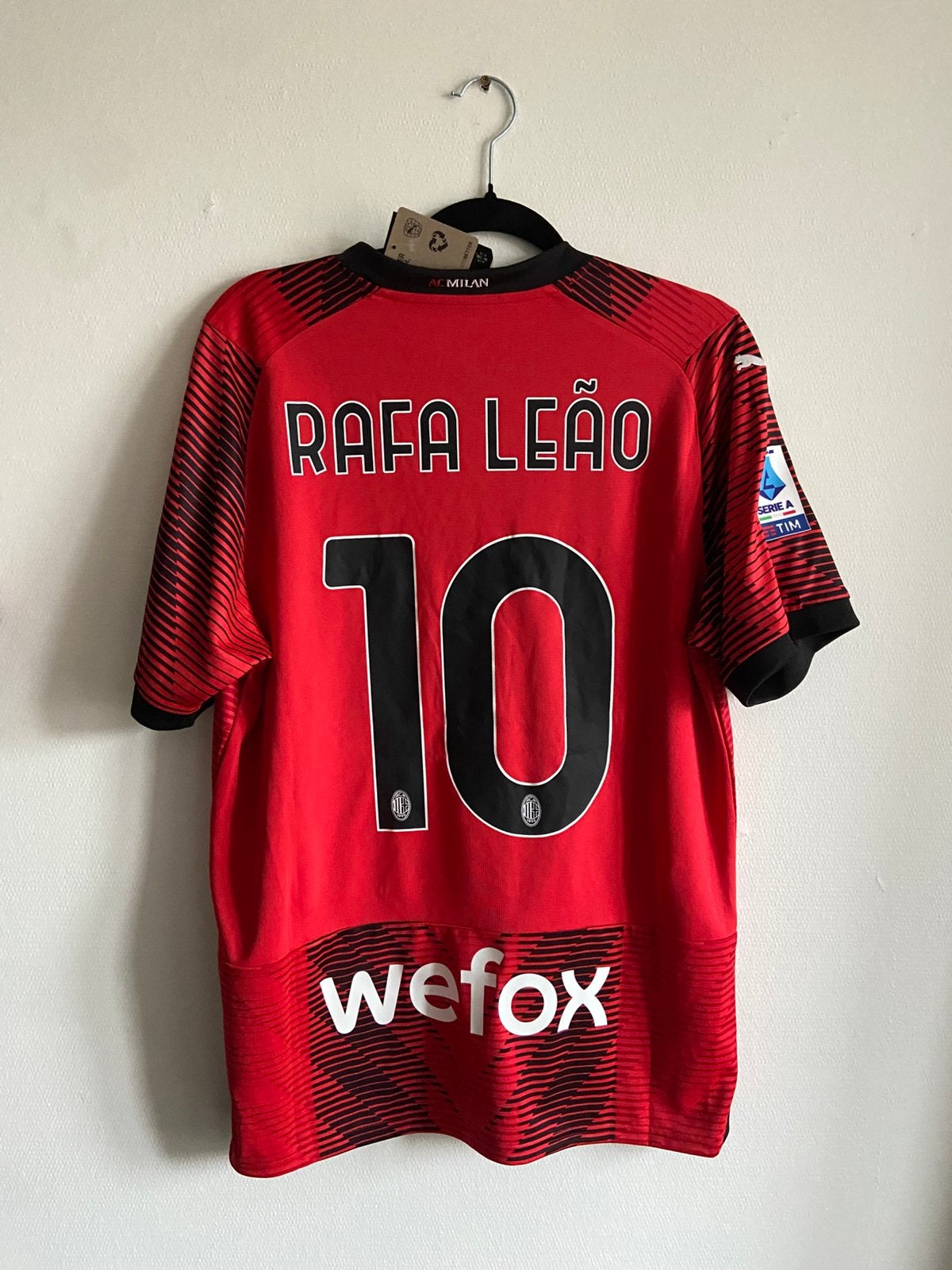 Origineel AC Milan Rafa Leao L thuisshirt, Sport en Fitness, Voetbal, Maat L, Ophalen of Verzenden, Nieuw, Shirt