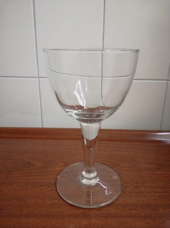 Vintage Glazen schaal op voet  inhoud 300 ml € 8,00, Ophalen of Verzenden