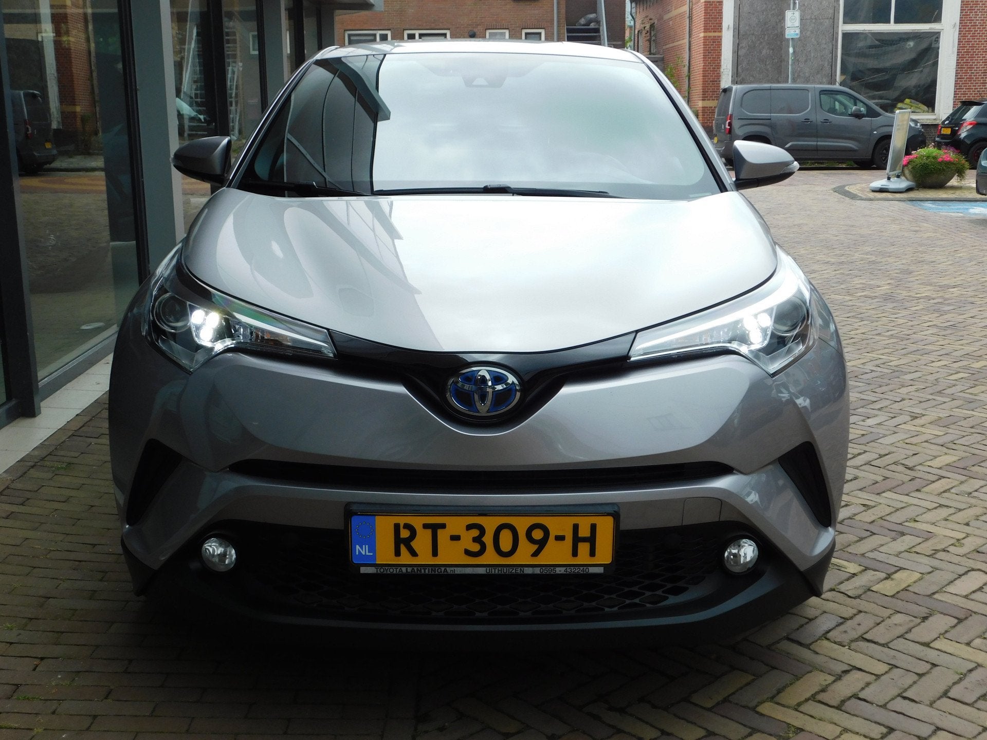 Toyota C-HR 1.8 Hybrid Dynamic (bj 2018, automaat), Auto's, Stof, Euro 6, 4 cilinders, 26 km/l