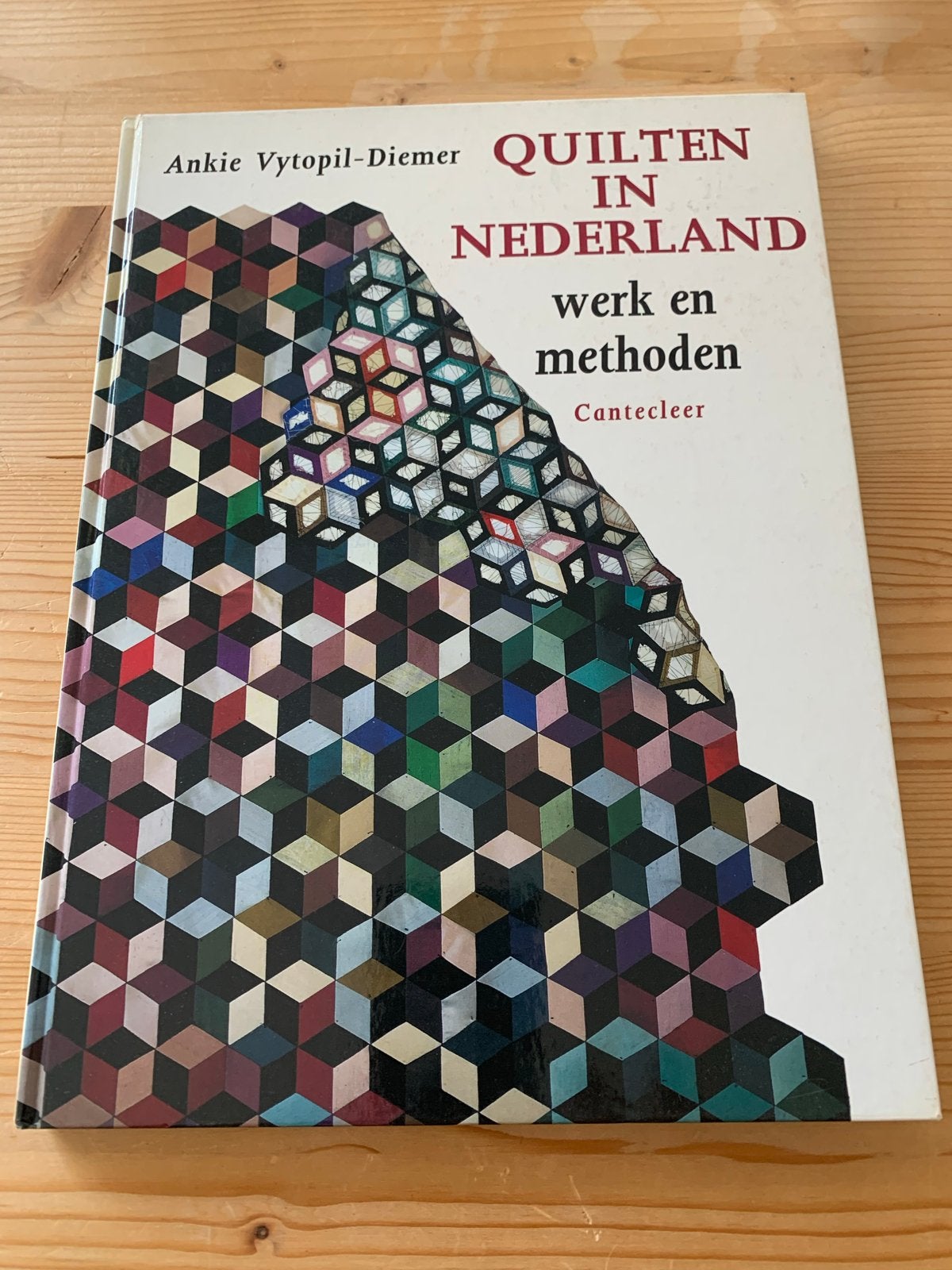 Quilten in Nederland: Werk en Methoden - Ankie Vytopil-Dieme, Boeken, Ophalen of Verzenden, Zo goed als nieuw, Borduren en Naaien
